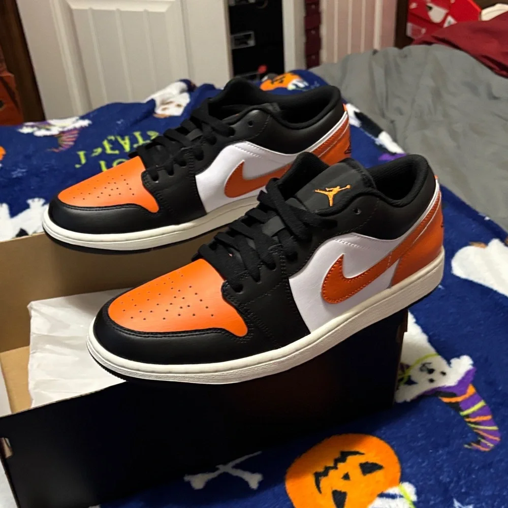 Jordan Men's Black and Orange Low-Top Sneakers
